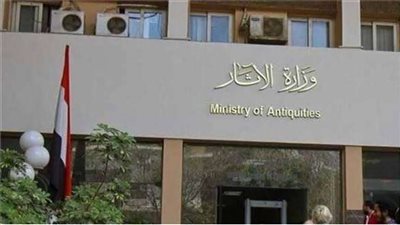 حرصا على تقدير المواطن.. وزارة الآثار تمنح شهادة شكر لشخص أهداها ٨ قطع أثرية