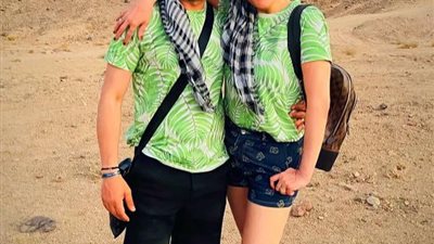 وسط الصحراء .. غادة عبدالرازق بصحبة زوجها في أحدث ظهور لهم