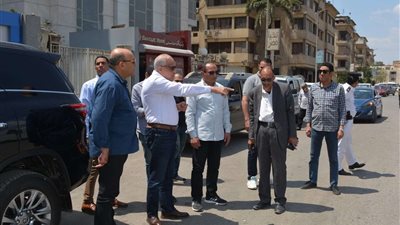 محافظ الجيزة يتفقد مشروعات الرصف والتطوير وحالة النظافة بالعجوزة