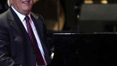 عمر خيرت يستعد لحفلات مايو.. تفاصيل