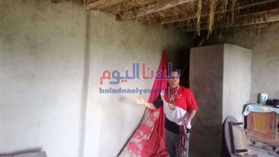 بطل العالم في ألعاب القوى يعرض ميداليته للبيع لتجهيز مسكنه بالغربية (صور)