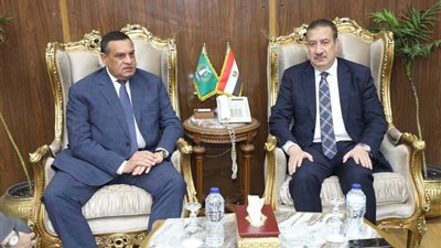 وزير التنمية المحلية يقدم واجب العزاء لمحافظ المنوفية في وفاة ابن شقيقه