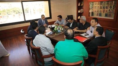 محافظ سوهاج يبحث إنهاء أعمال آخر مراحل مشروع تطوير ورفع كفاءة المدخل الشرقي