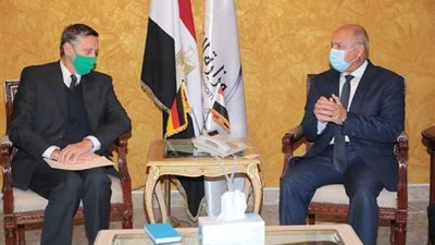 وزير النقل يستقبل السفير الألماني بالقاهرة لبحث تدعيم التعاون بين الجانبين
