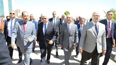 وزير التعليم العالي يتابع سير العملية التعليمية بجامعة سفنكس