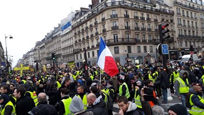 انطلاق مسيرات حاشدة في فرنسا احتجاجًا على قانون التقاعد