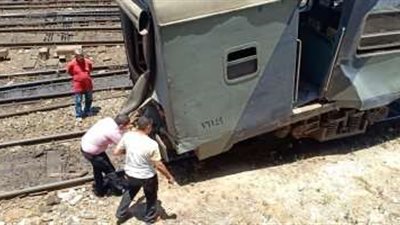 عجلات قطار شبرا الخيمة تدهس سيدة عجوز وتتركها أشلاء