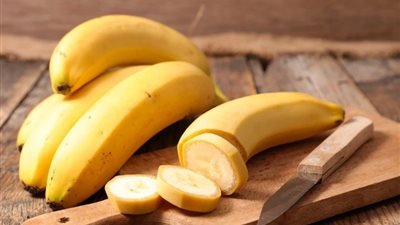 سعرها 4 مليون جنيه.. طالب جائع يأكل 