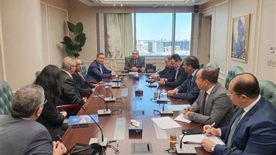 وزير الكهرباء يستقبل سفير نيودلهي والرئيس التنفيذي لشركة L&T الهندية