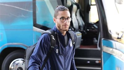 بعثة بيراميدز تطير إلى دبي استعداداً لمواجهة الأهلي