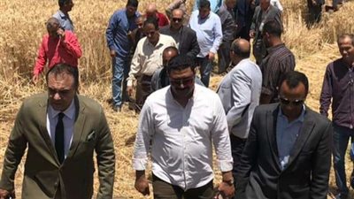 محافظ أسيوط ورئيس هيئة الابنية التعليمية يتفقدان أعمال إنشاء سوق نموذجي بعرب مطير