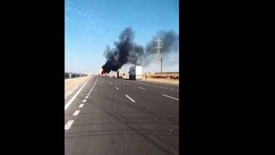 السيطرة على انفجار سيارة محملة بإسطوانات غاز منزلي.. صور