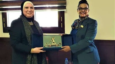 وزيرة التجارة والصناعة تختتم مباحثاتها مع كبار المسئولين بالحكومة السودانية