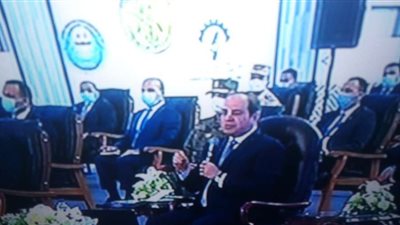 السيسي: الدولة تتعامل مع المواطن بشفافية وتعرض عليه كل شئ