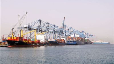 ميناء دمياط  يستقبل 33 سفينة