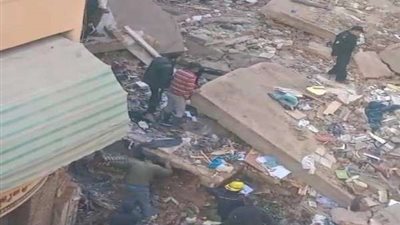 انهيار منزل بالمحلة: جارى البحث عن 10 مفقودين تحت الأنقاض (صور)