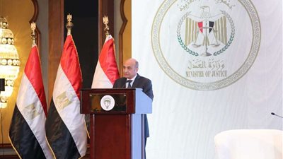 رئيس الشهر العقاري يشارك بالمؤتمر السنوي للمعهد القومي للكلى