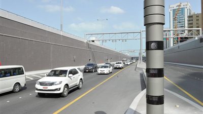 خلال 24 ساعة ..رادار المرور يلتقط 1245 سيارة تسير بسرعات جنونية