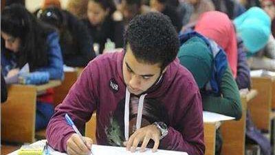 توزيع أسئلة امتحانات الثانوية 2023.. تربوي يوضح المزايا والعيوب