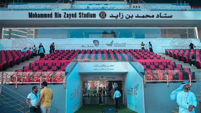 جماهير الأهلي تتوافد على ملعب محمد بن زايد