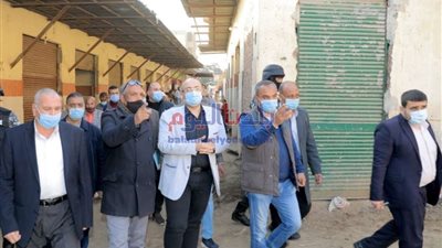 محافظ بني سويف يتفقد سوق الدهشوري ضمن خطة رفع كفاءته