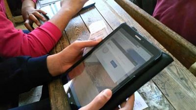 اليوم.. طلاب أولى ثانوي يؤدون امتحانات آخر العام 2023 على التابلت