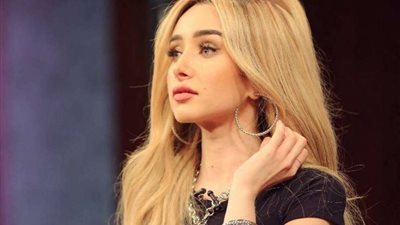 بإطلالة تبرز حملها.. شاهد أحدث ظهور لهنا الزاهد