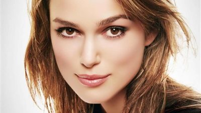 نجمة بريطانية تعلن تخليها عن التعري أمام المخرجين الرجال