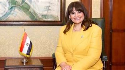 طلب عاجل من وزيرة الهجرة للمصريين بالخارج بشأن استيراد السيارات