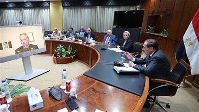 وزيرا البترول والبيئة يعقدان اجتماع عبر الفيديوكونفرانس مع رئيس شركة ( BITCRUDE ENERGY)