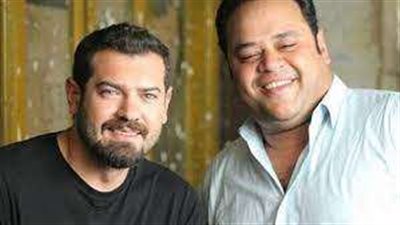 عمرو يوسف يحتفل بعيد ميلاد محمد ممدوح بفيديو مسرب