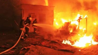 النيران تلتهم محطة للطاقة في إيران