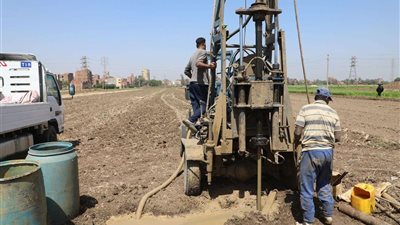 محافظ المنوفية يتفقد إنشاء مستشفيي الشهداء الجديدة