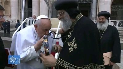 البابا تواضروس خلال لقائه بابا الڤاتيكان: ننادي في كل العالم بالسلام