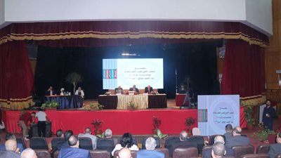 وزير التعليم العالي يستعرض تقريرًا حول اجتماع المجلس الأعلى لشئون الطلاب