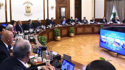 وزيرة البيئة تعرض الجهود والإجراءات المتخذة لدفع عجلة الاستثمار