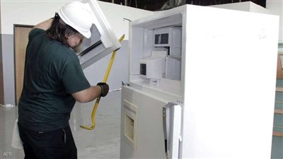 أخفت جثة أمها في الثلاجة لـ10 سنوات.. كيف انكشفت الجريمة؟