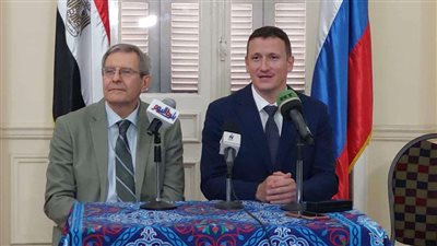 بالصور|  المؤتمر الصحفي لرائد الفضاء الروسي خلال زيارته الأولى لمصر