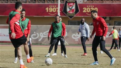 تردد القنوات الناقلة لمباراة الأهلي والدحيل في كأس العالم للأندية