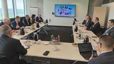 وزير الاتصالات يبحث مع شركات ألمانية التعاون في تصنيع الإلكترونيات