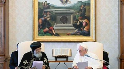 بابا الڤاتيكان يهدي البابا تواضروس رفات القديسة كاترين