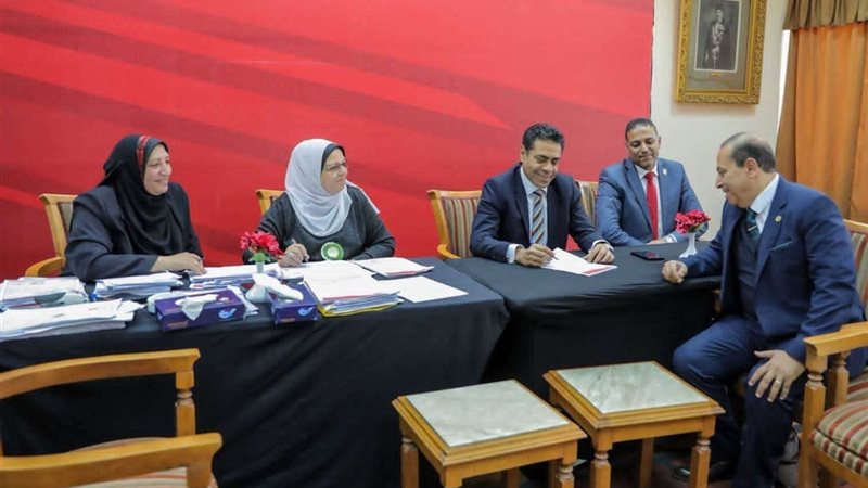 لجنة العضوية بالنادي