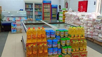 اليوم.. صرف السلع التموينية لأصحاب البطاقات بالمجمعات الاستهلاكية