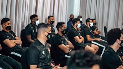 مسؤول بالأهلي يكشف تفاصيل هامه بشأن إقامة الفريق بالدوحة