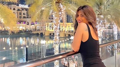 منة فضالي تظهر بإطلالة جديدة