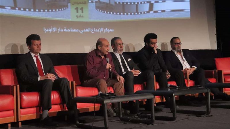 ندوة تكريم صناع عملة