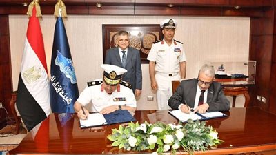 قناة السويس تتعاقد لبناء 2 لنش قاطرة بترسانة الإسكندرية