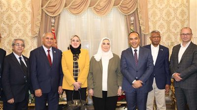 نائب محافظ المنيا يستقبل وزيرة التضامن الاجتماعي والسفير الكندي