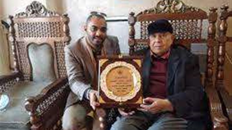 تكريم الكاتب الصحفي