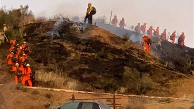 حالتهم حرجة.. إصابة 3 أشخاص في انفجار بموقع تصوير سينمائي بأمريكا